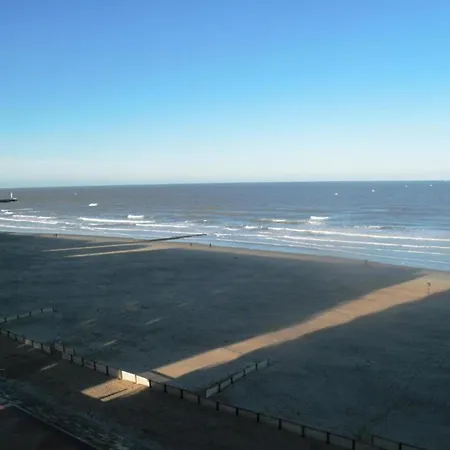 In Near Sea Dyke * Blankenberge