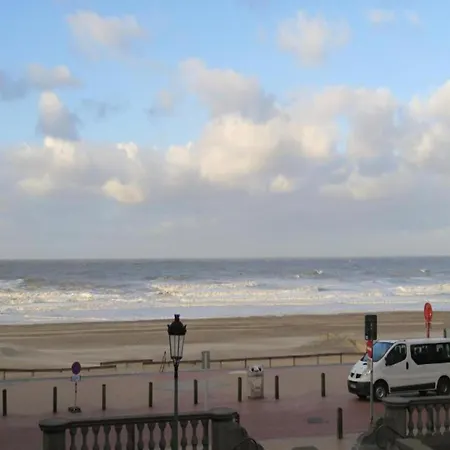 In Near Sea Dyke * Blankenberge